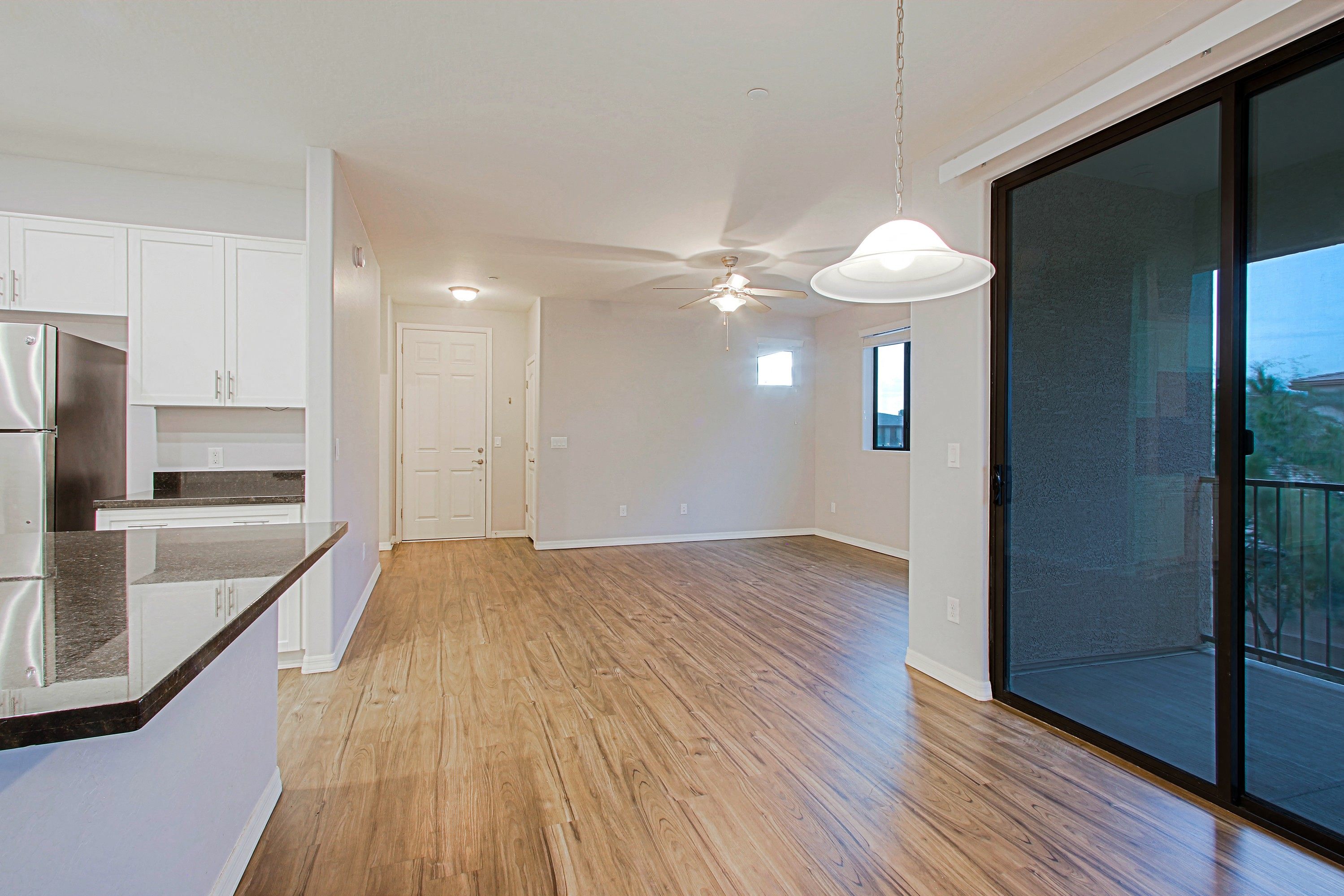Luxury Gated Condo With Split Floorplan &amp; Walk-in Closets photo 2